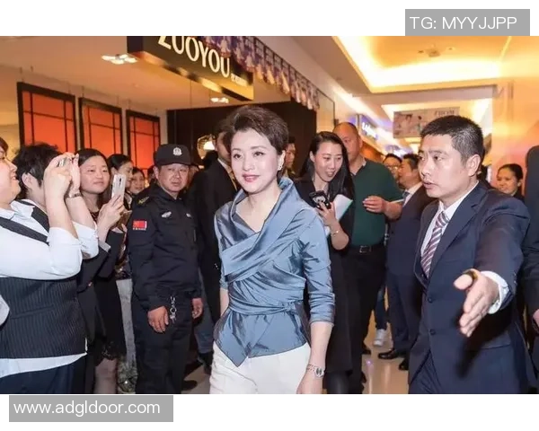 足球明星亲子时光婴儿手推车陪伴成长的幸福旅程